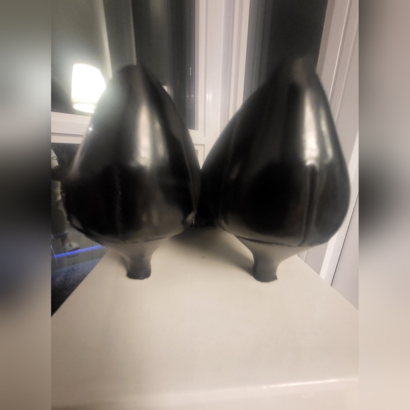 Anne Klein Women's Suede Black and Leopard Kitten Heels - Picture 3 of 6